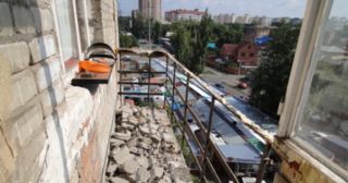Демонтаж балкона Ялуторовск, цена от 2938 руб.